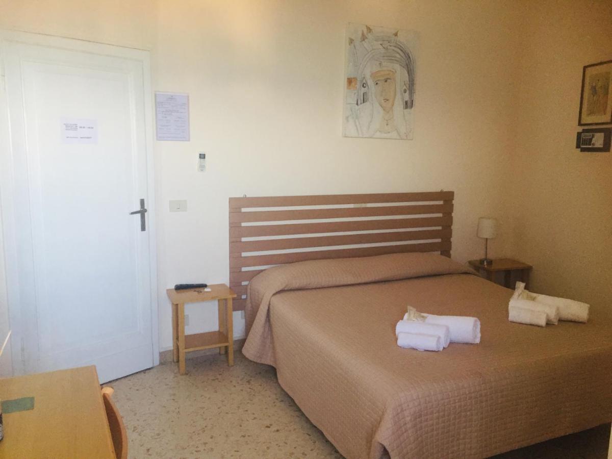 Castello - Solo Pernotto Hotel Купра Маритима Екстериор снимка
